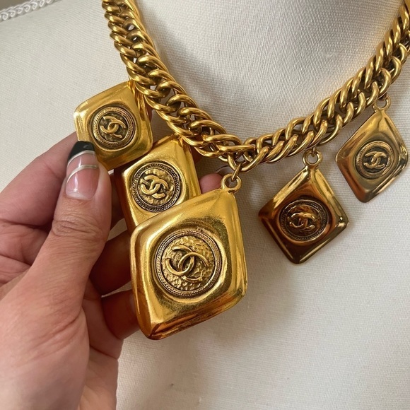 RARE!! CHANEL Massive CC Diamond Shape Logo Charm Collar Necklace - Picture 3 of 10